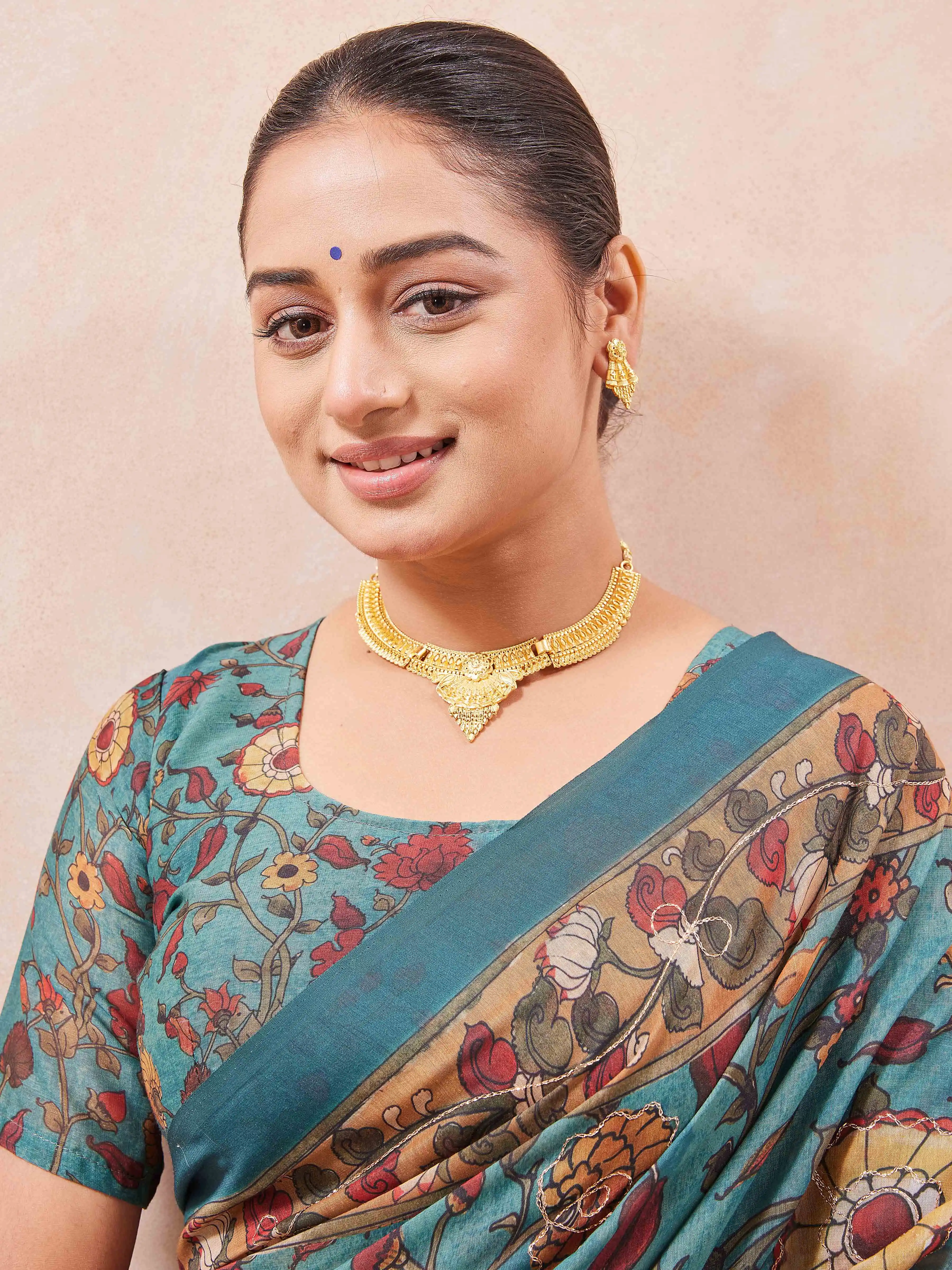 Traditional Gold-Plated Necklace Set with Earrings.png